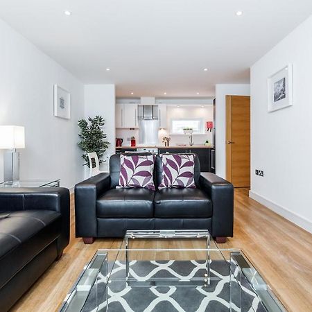 Roomspace Serviced Apartments - Abbot'S Yard Guildford Eksteriør bilde