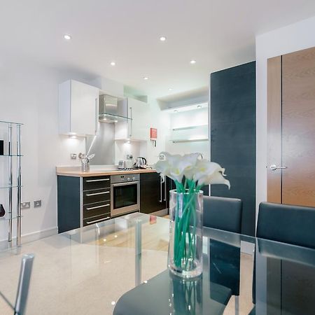 Roomspace Serviced Apartments - Abbot'S Yard Guildford Eksteriør bilde
