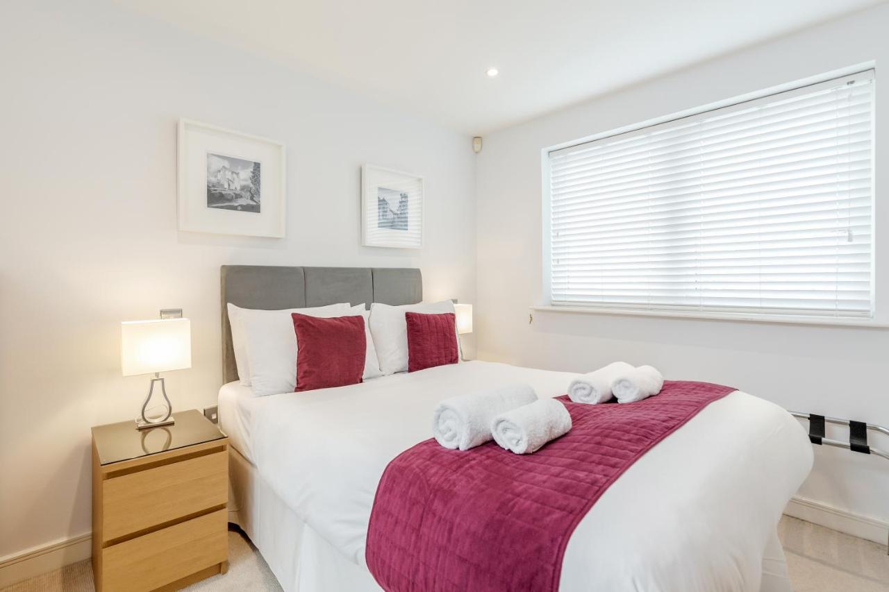 Roomspace Serviced Apartments - Abbot'S Yard Guildford Eksteriør bilde