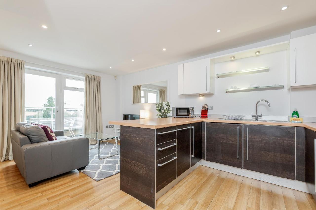 Roomspace Serviced Apartments - Abbot'S Yard Guildford Eksteriør bilde