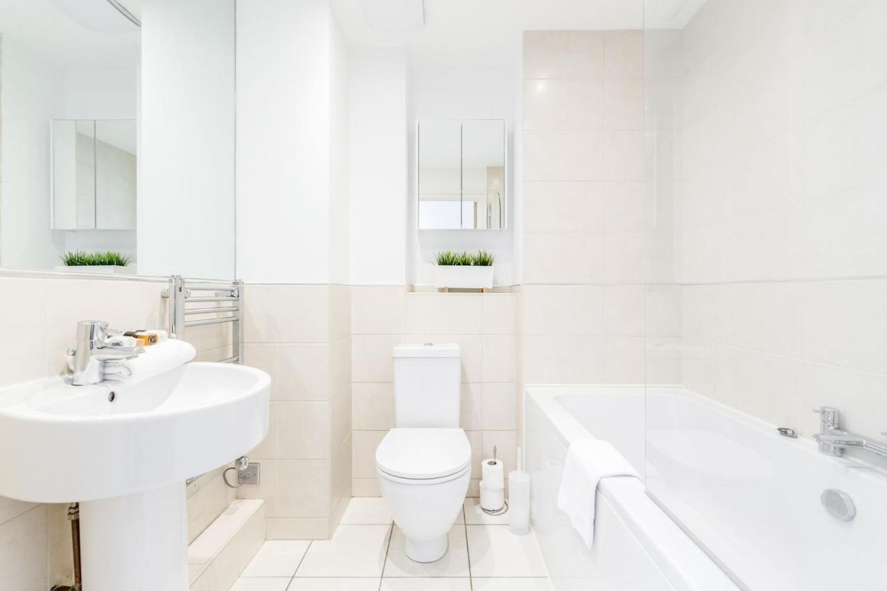 Roomspace Serviced Apartments - Abbot'S Yard Guildford Eksteriør bilde