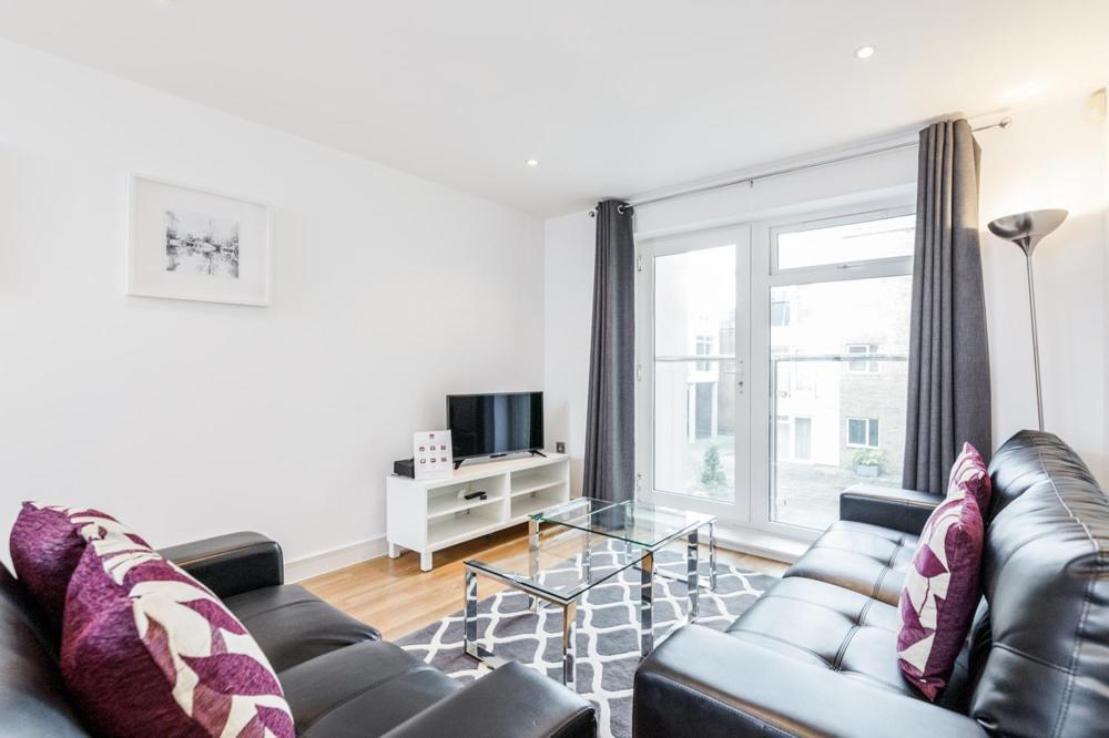 Roomspace Serviced Apartments - Abbot'S Yard Guildford Eksteriør bilde